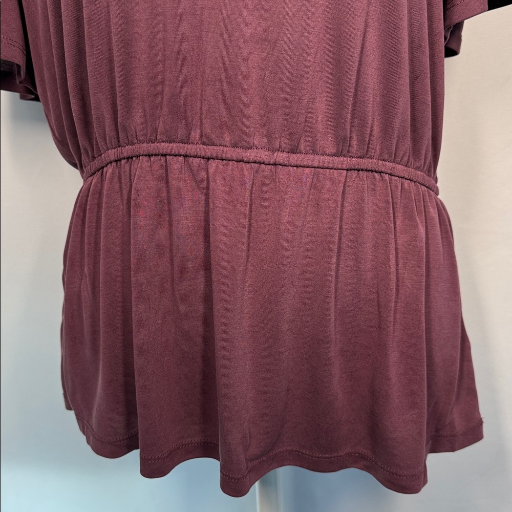 ❤️3/$30 Lucky Brand V-Neck Plum Top - Picture 3 of 8